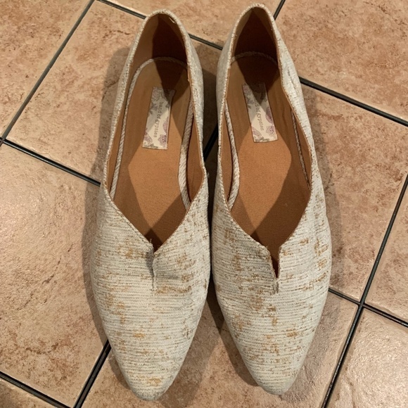 Band of Gypsies Jasmine Distressed Chenille White Vegan Flats size 10 - Picture 2 of 11